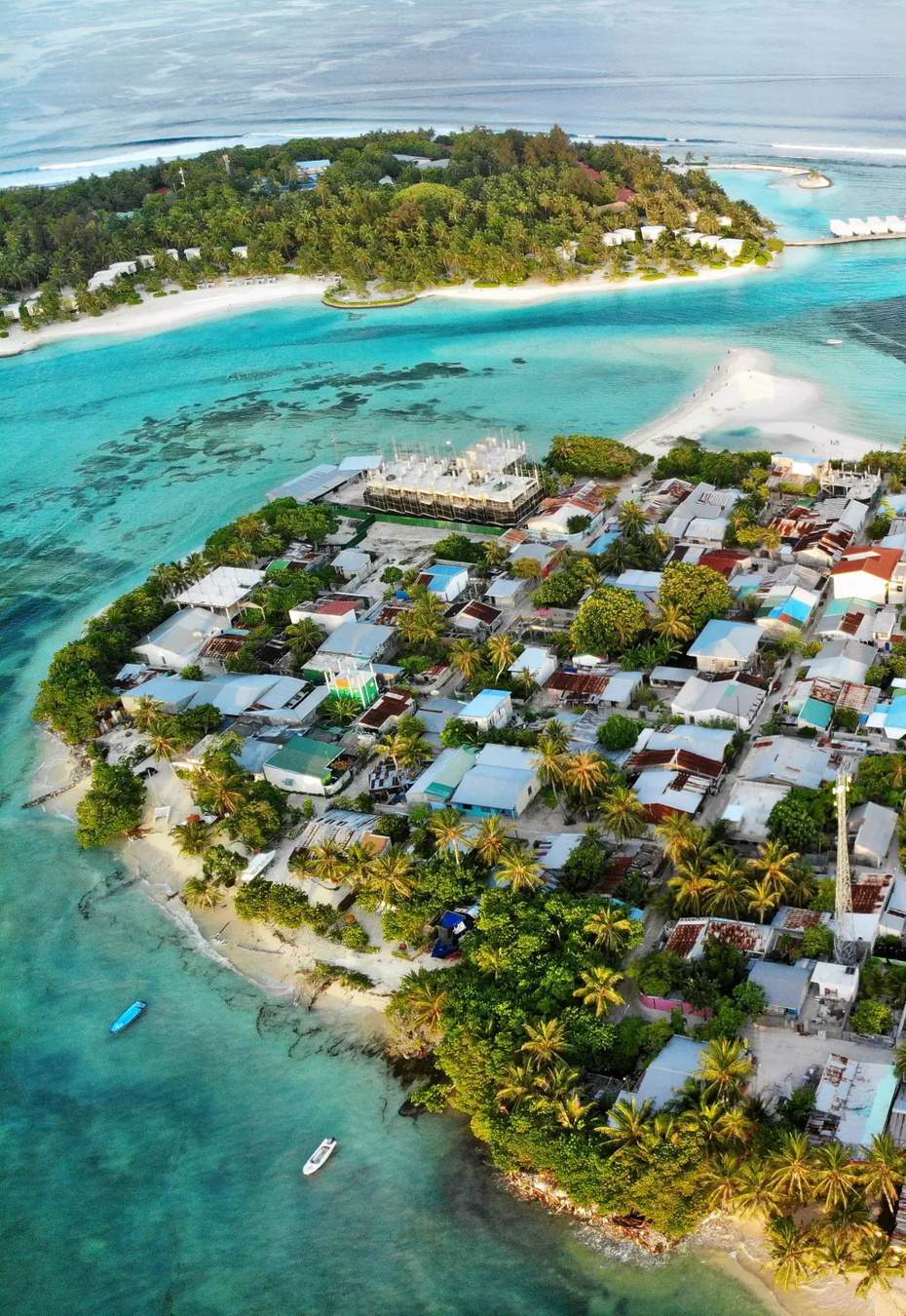 Aerial view of Guraidhoo island